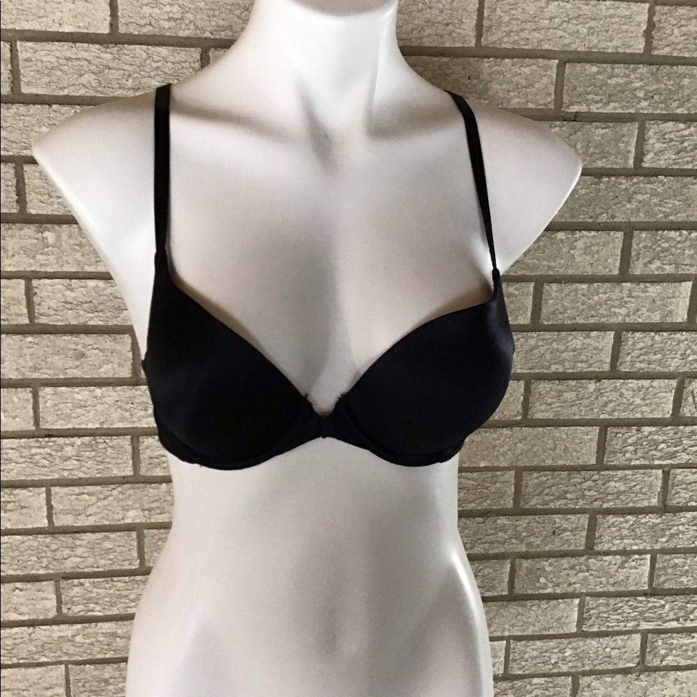 Madenform bra size 34B color black.